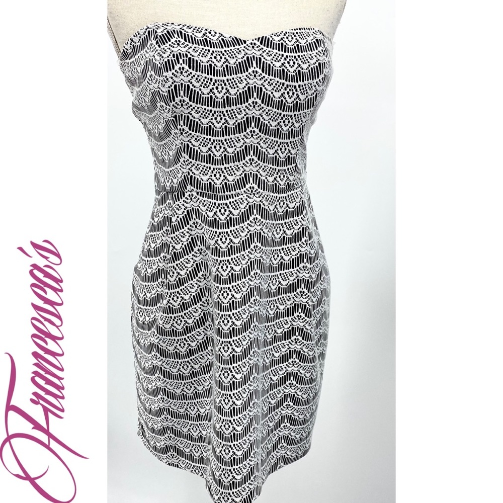 Francesca’s Collection’s strapless dress NWT